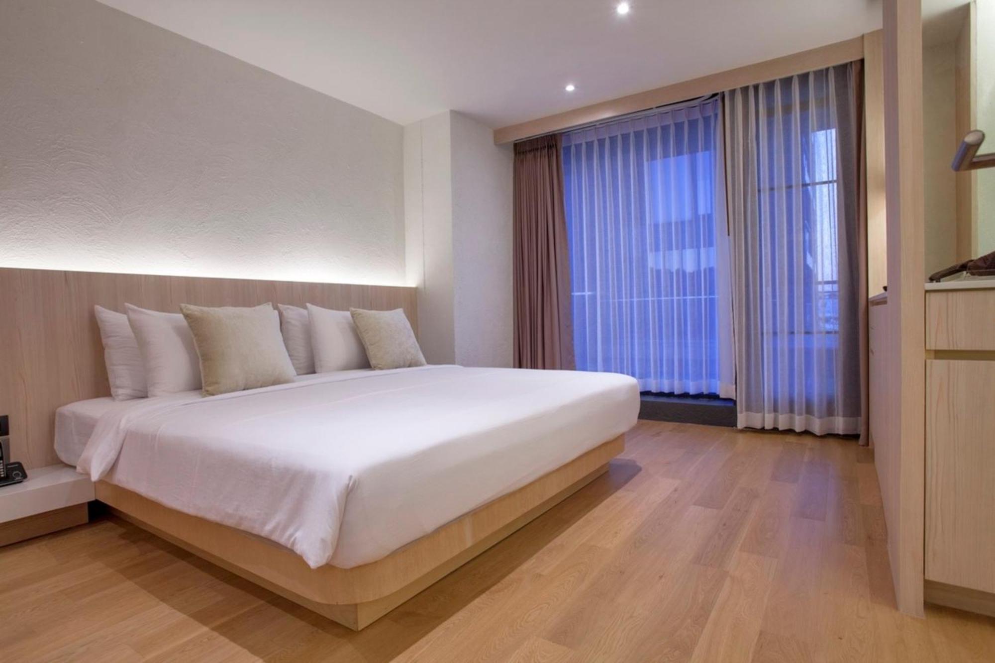 Balcony Seaside Sriracha Hotel & Serviced Apartments Si Racha Exterior foto