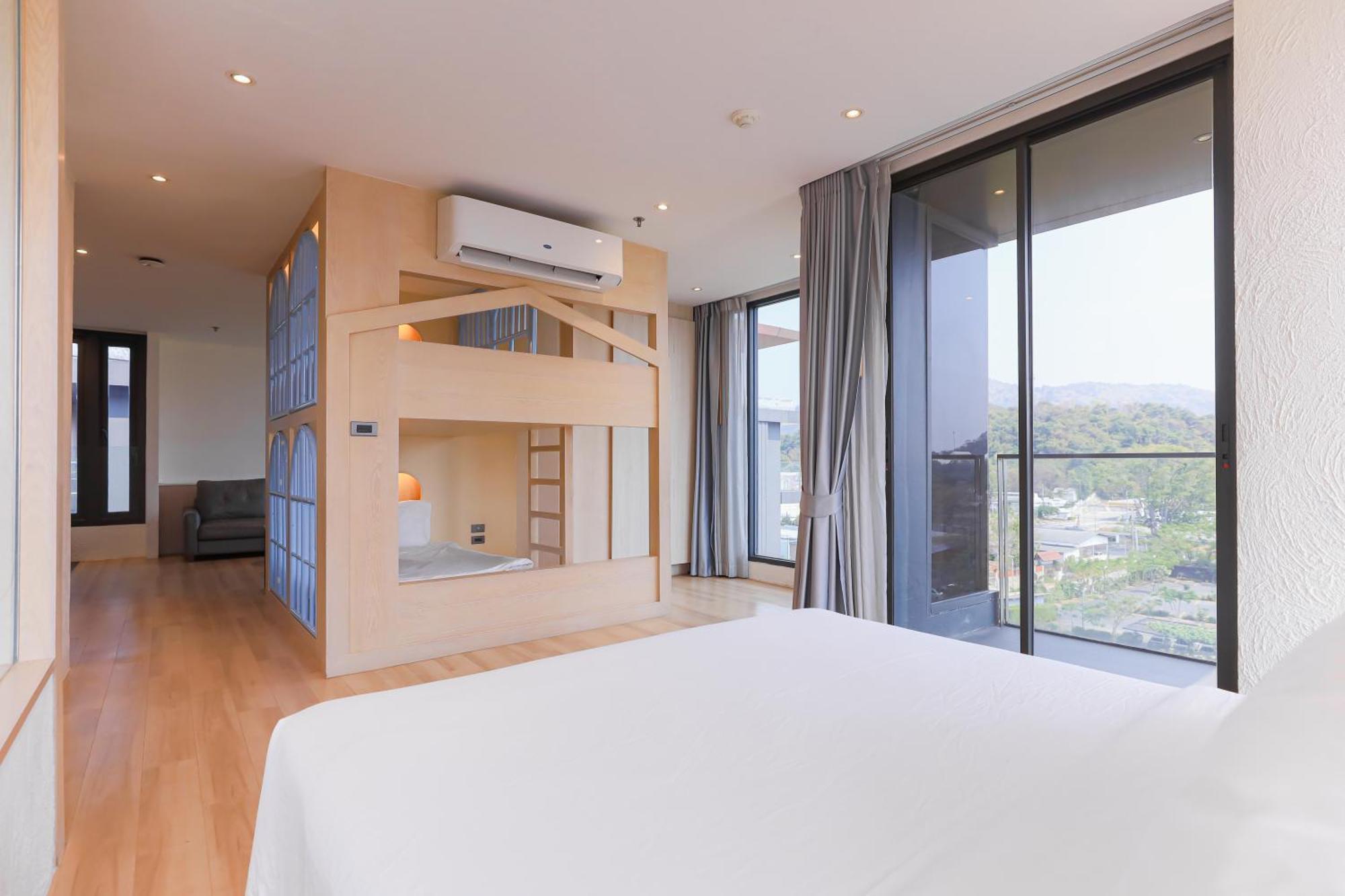 Balcony Seaside Sriracha Hotel & Serviced Apartments Si Racha Exterior foto